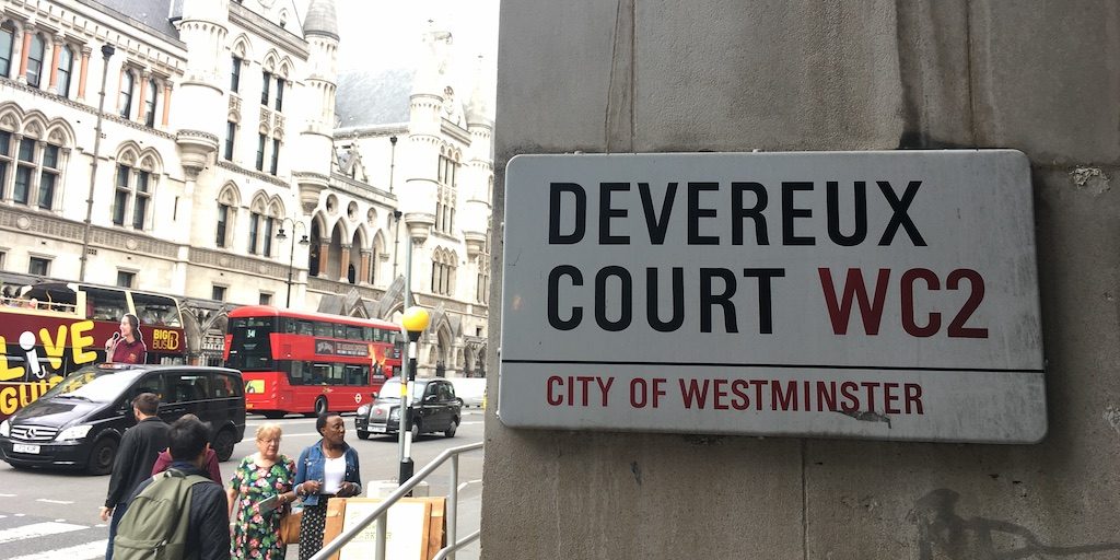 Devereux Court Sign
