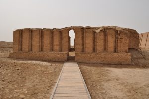 Edublalmahr Temple 2100 BC. Ancient Ur, Iraq. One of the oldest arches in the world, at Edublalmahr temple in ancient Ur, which is dedicated to the moon. On the site there is a Sumerian temple called the Ziggurat dating back to 2100 BC, the remains of Abraham's house, 7000-year-old graves, and many other things that have not been excavated yet. Here we have a classic arch executed in mud brick. Photo taken in 2011, by Mouayad Sary.